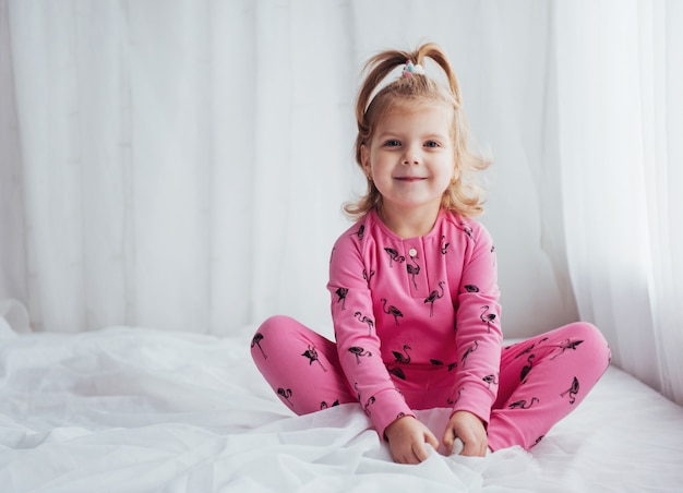 child-pajama_146671-13715.jpg